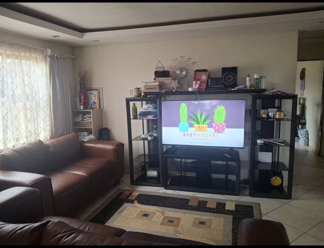 2 BEDROOM FREEHOLD FOR SALE IN VOSLOORUS SOUTH